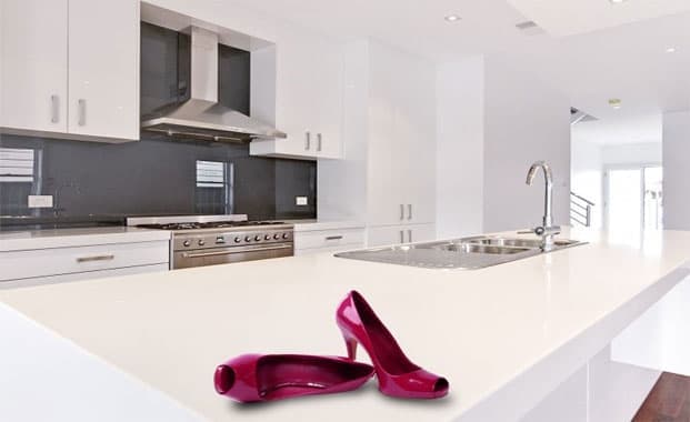 what are quartz worktops made of