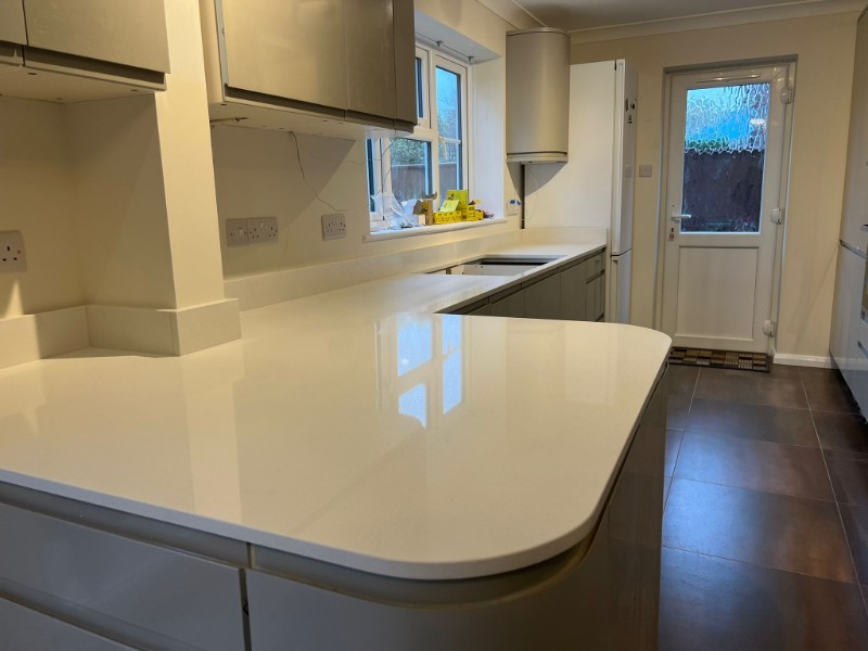 corner detail kitchen worktop in white