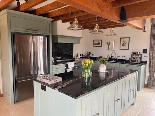 Kitchen Island with Quartzite Natural Stone